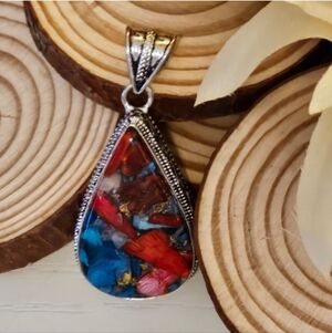 Spiny Oyster Turquoise Pendant - luck, peace, protection